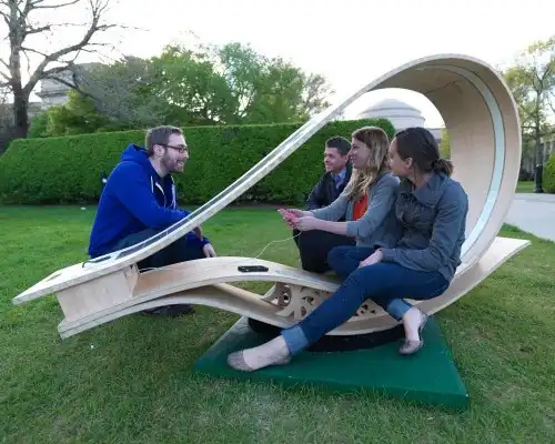 PV benches vs. standard concrete benches: A "green upgrade" for urban furniture